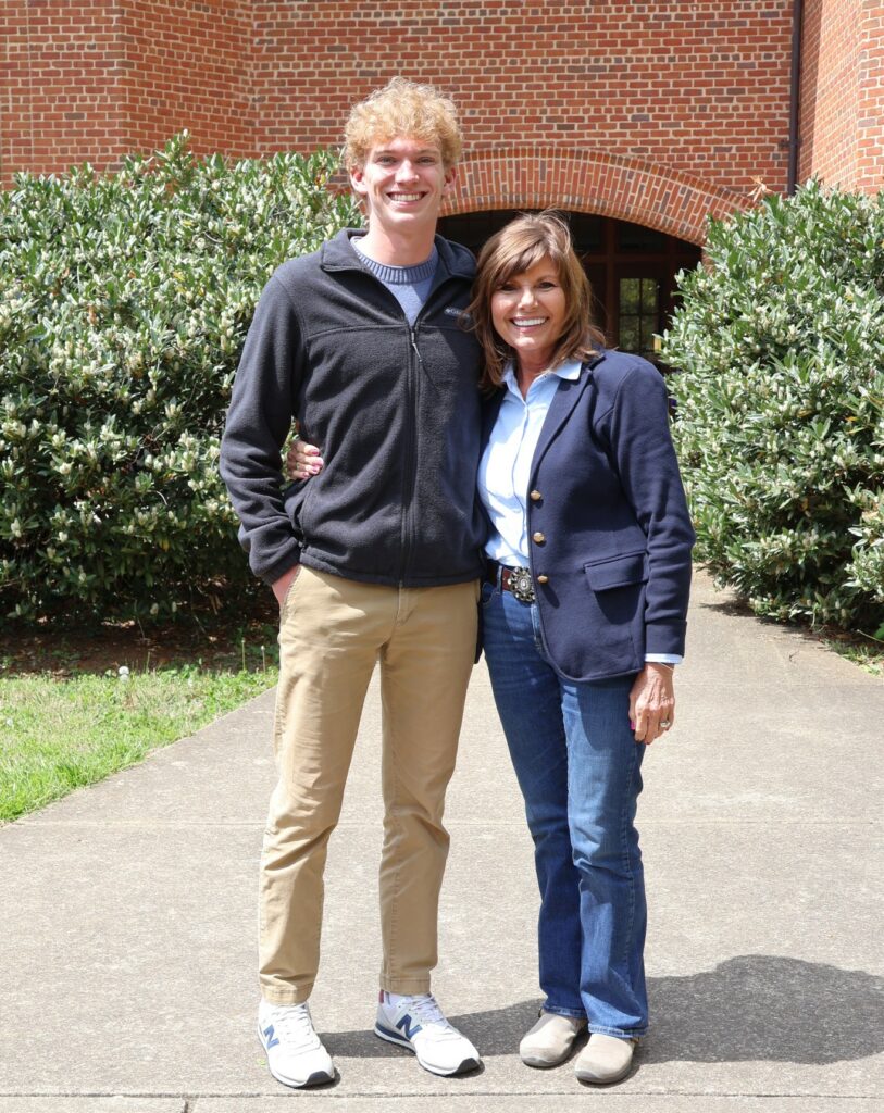 Congresswoman Diana Harshbarger, right, with Tusculum student Jerry Ricker