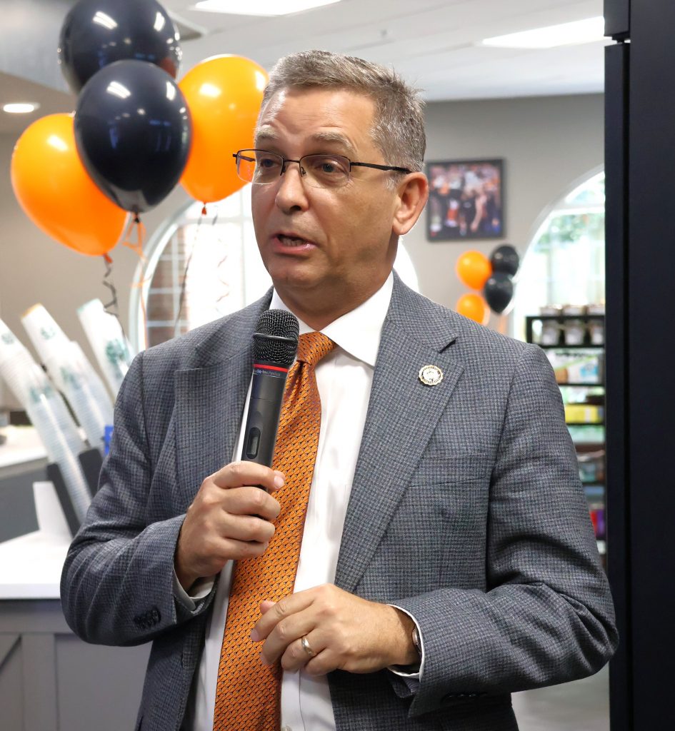 Dr. Scott Hummel speaks.