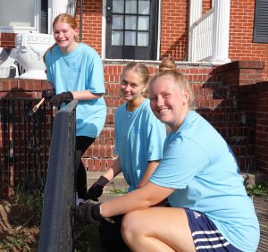 Students paint at CANUP in Greeneville.