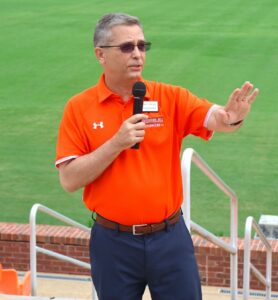 Dr. Scott Hummel, Tusculum’s president, speaks with new students and their family members at Pioneer Quest.