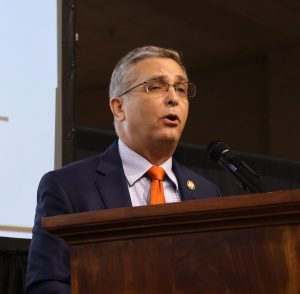 Dr. Scott Hummel addresses the audience.
