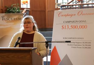 Student Jaida Ellison speaks about scholarships.