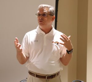 Dr. Scott Hummel welcomes the students.